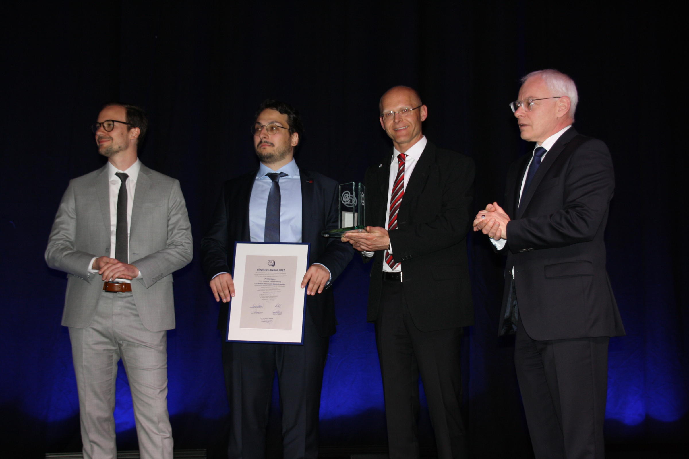 Yanfeng erhält den elogistics Award 2022